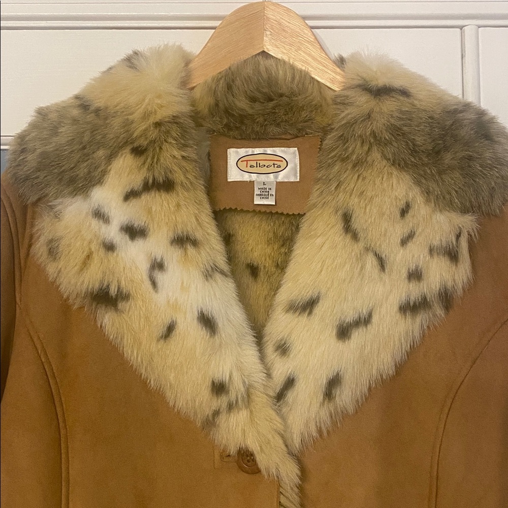 Coat with Spotted Fur Trim - Tan Brown - Picture 2 of 7